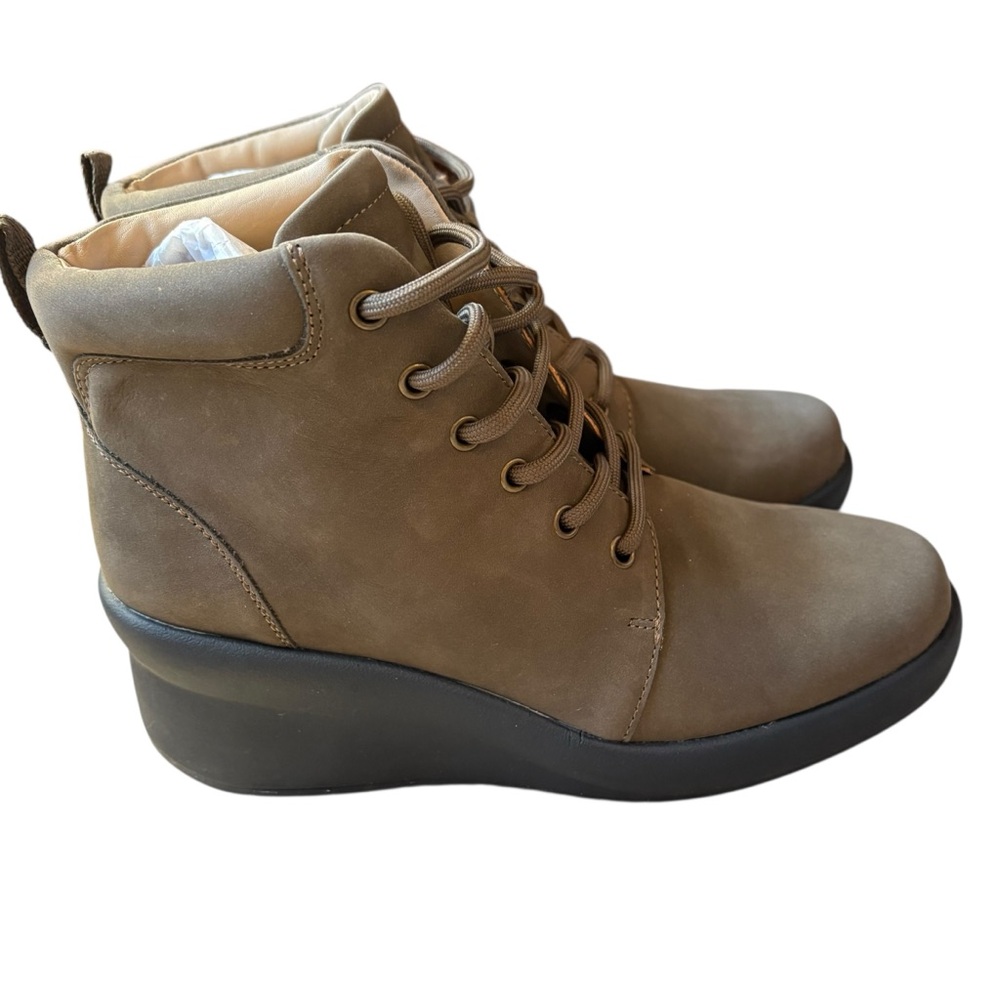 Abeo Passages Olive Lace Up Ankle Boots Size 6.5 NWT